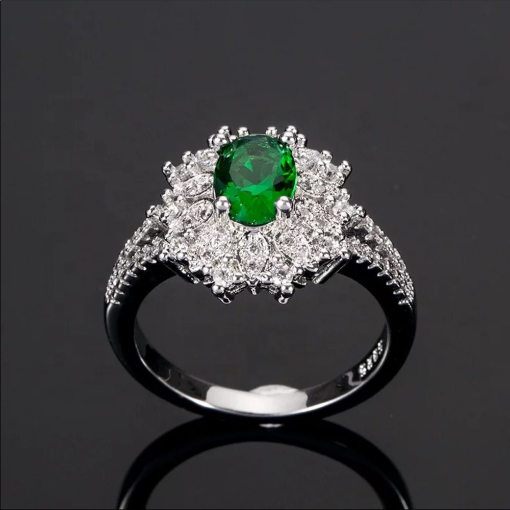 New Dainty Flower 925 Silver Emerald Ring 💍 - Picture 3 of 5